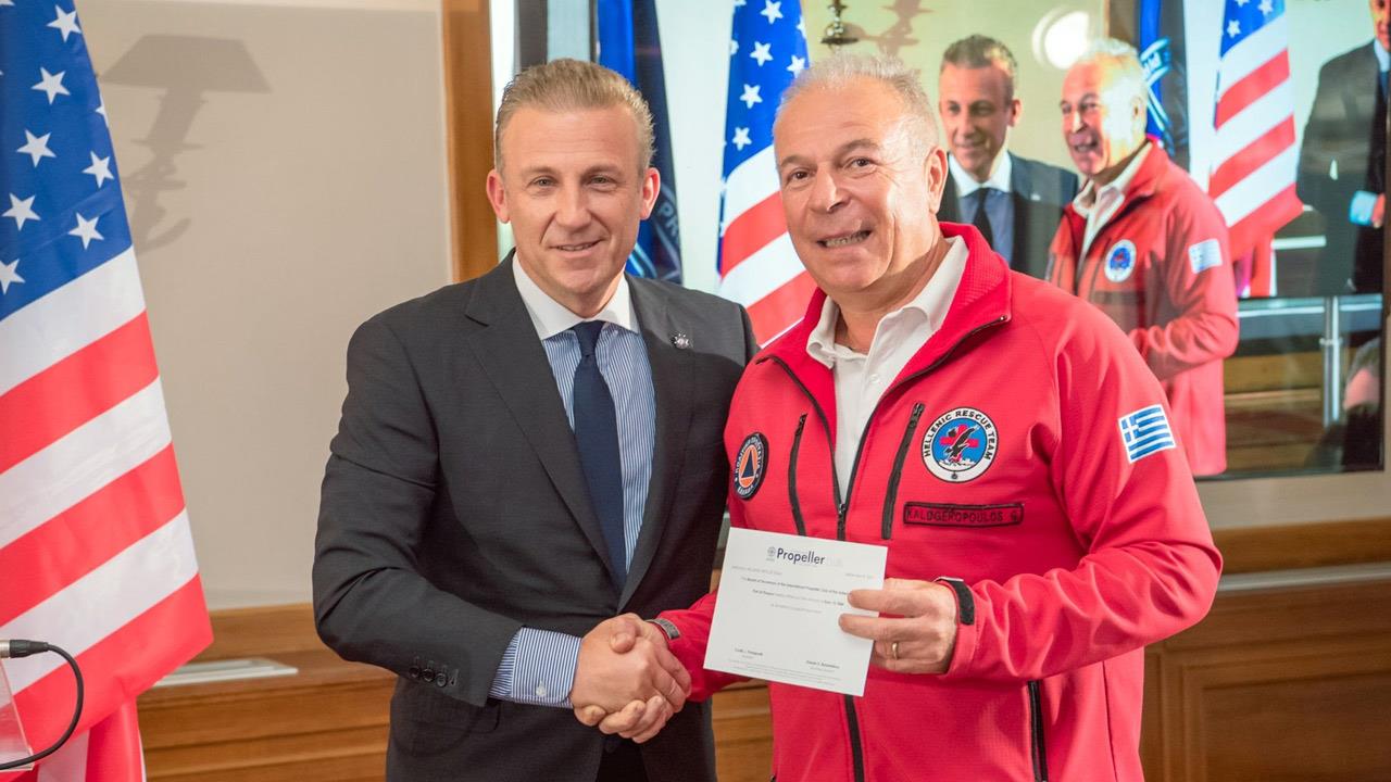 Το Propeller Club Πειραιά βράβευσε την Ελληνική Ομάδα Διάσωσης