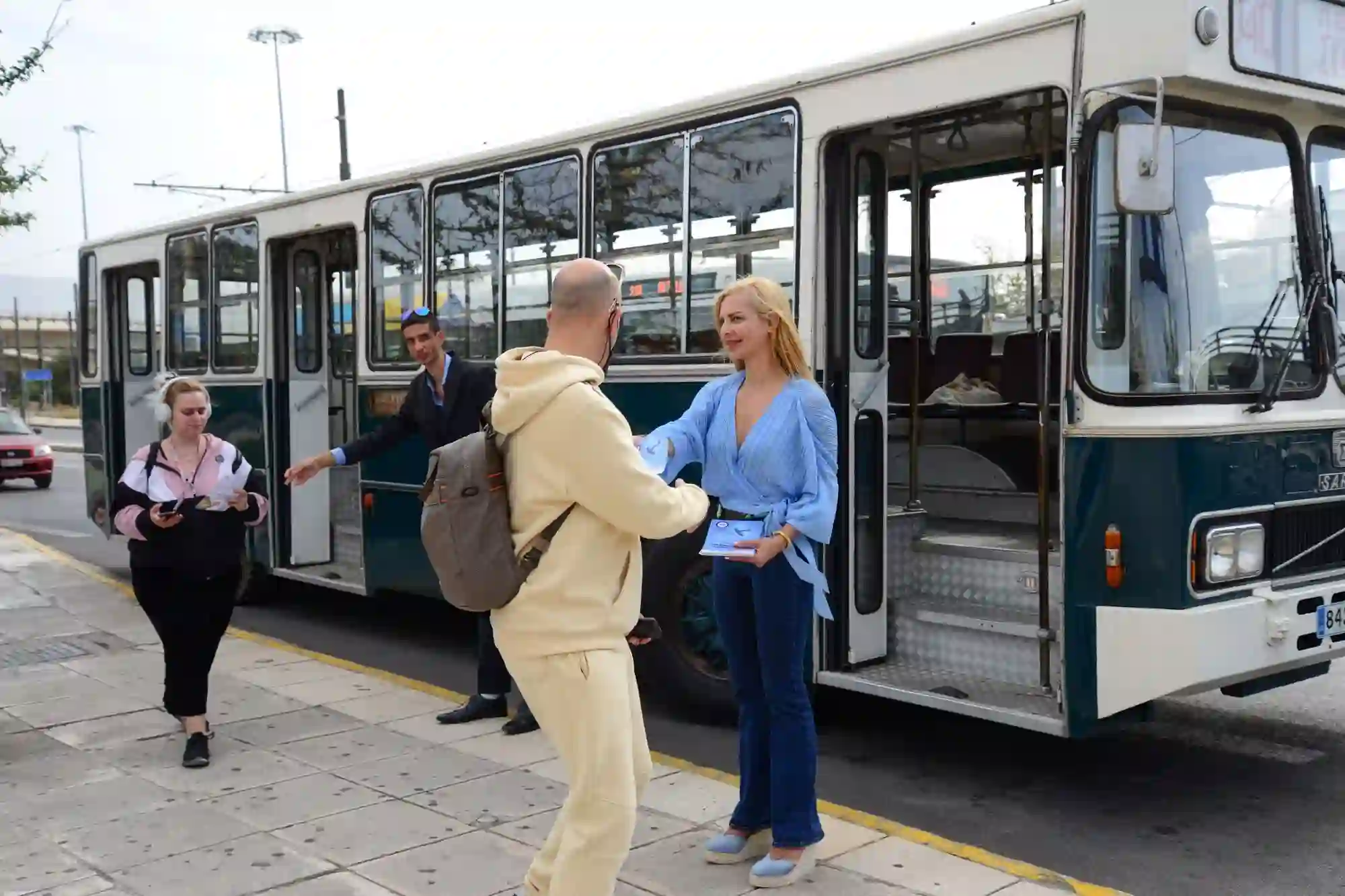 Roadshow για τη Δημόσια Υγεία στον Πειραιά με ένα λεωφορείο – θρύλος! 