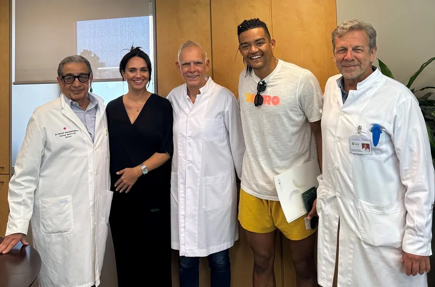 Το ΙΑΣΩ Γενική Κλινική δίπλα στον κορυφαίο Ολυμπιονίκη E. Καραλή